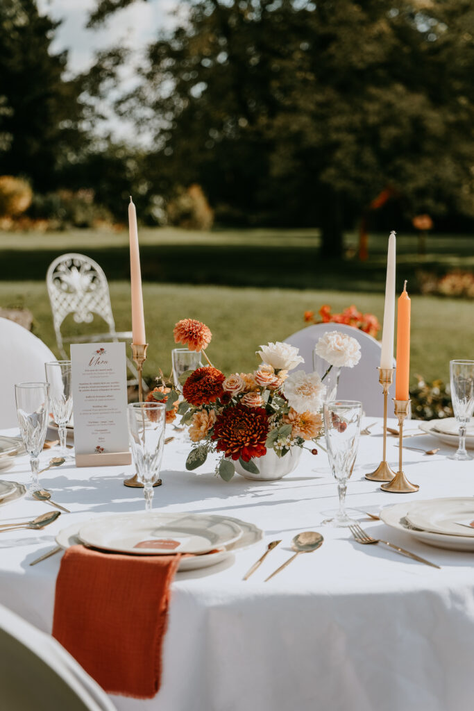 Table mariage terracotta et pêche